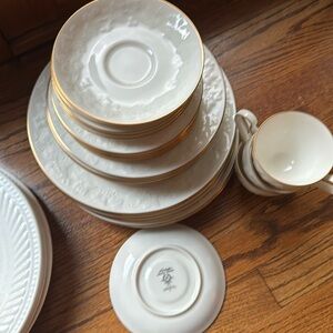 Noritake ivory China halls of ivy